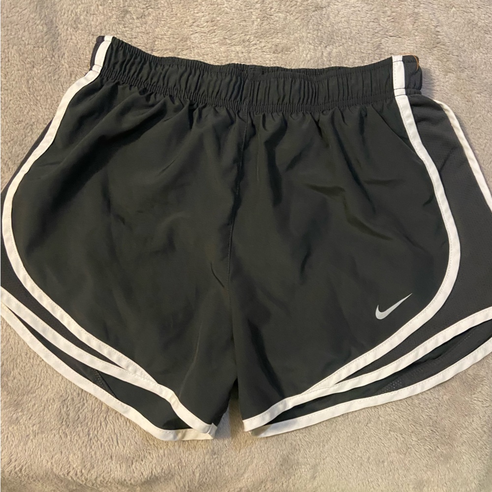 Black Nike tempo small